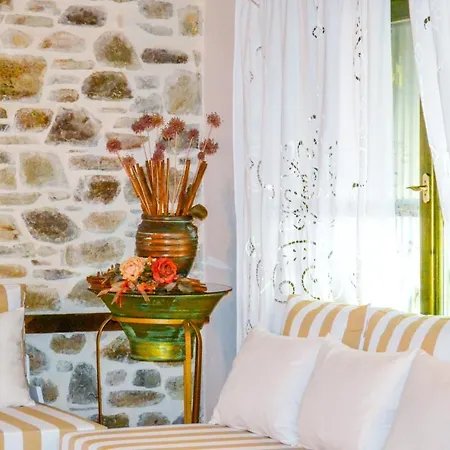 Nikos Stone House 80m From The With Wifi Сasa de vacaciones *