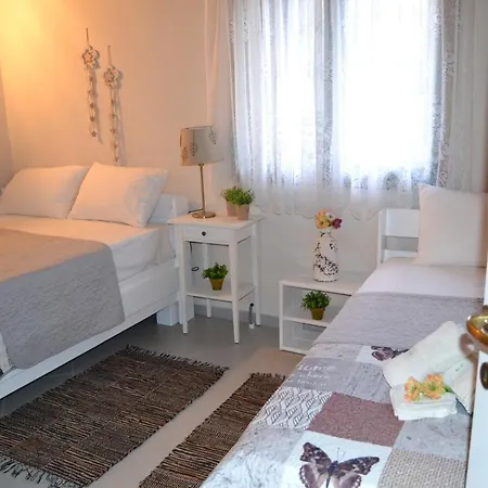 Nikos Stone House 80m From The With Wifi